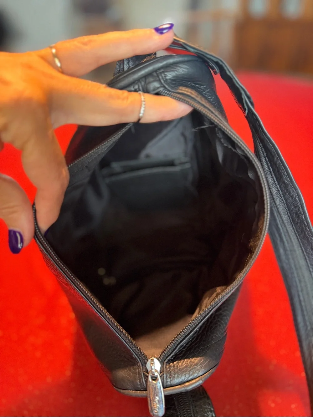 👉🏼LIKE NEW👈🏼 Gorgeous European Black Leather Transitional Backpack Purse- Patra